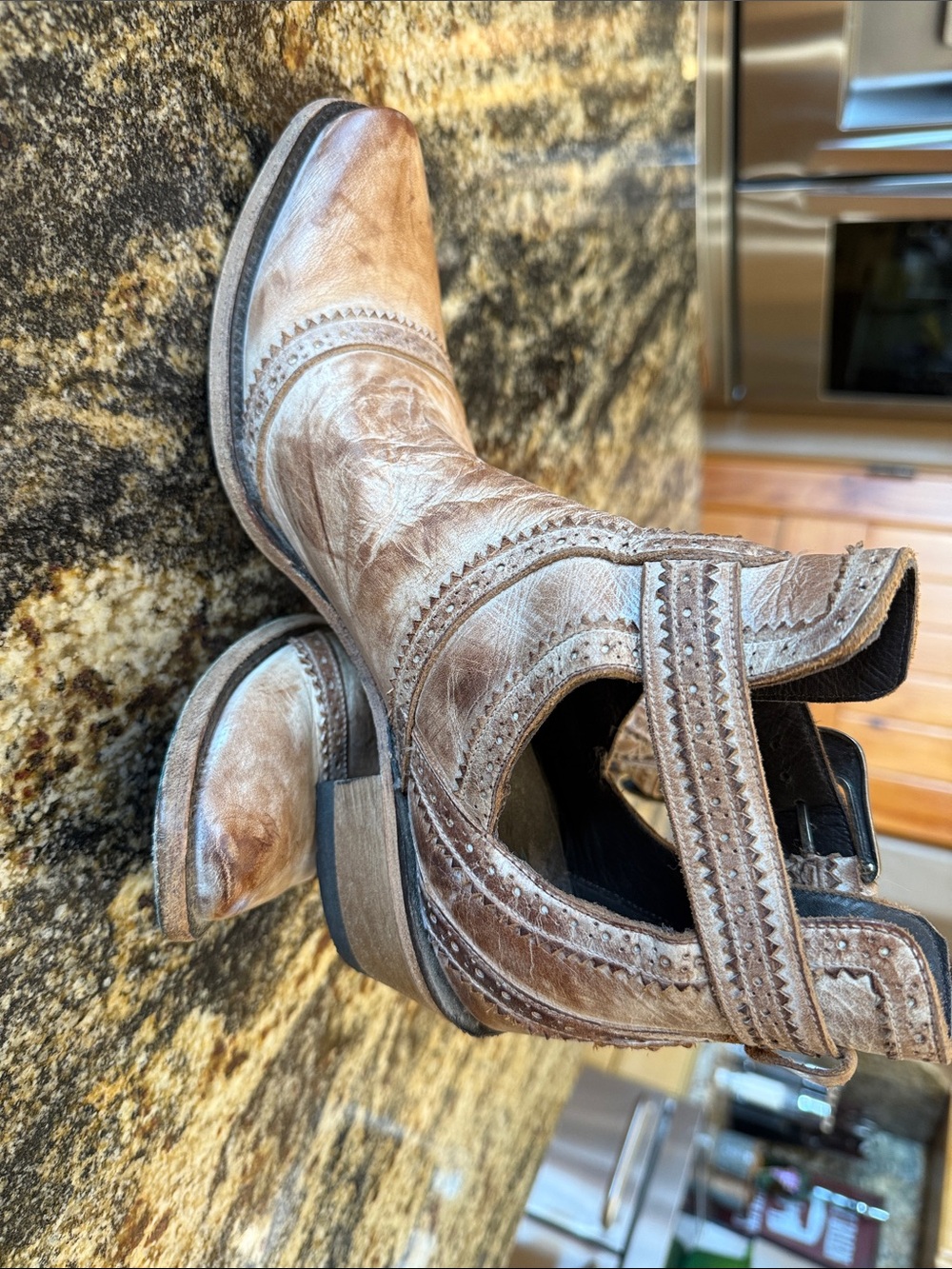 Lane-Cahoots Western Ankle Bootie size 8.5 dusty tan